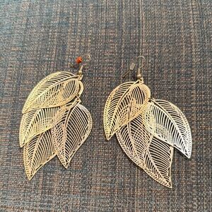 Light weigth feather Leaf Earrings in silver